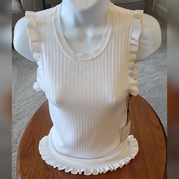 Laundry By Shelli Segal Tops - Laundry by Shelli Segal white tank, size S - NEW